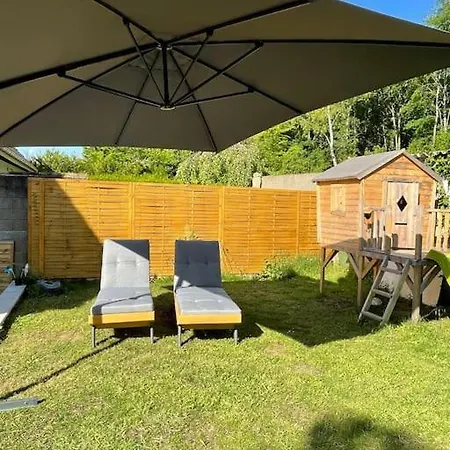 Maison Moderne Et Confortable En Bordure De Foret