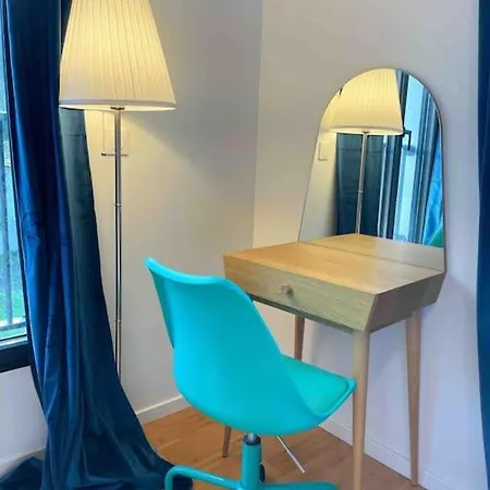 Maison Moderne Et Confortable En Bordure De Foret