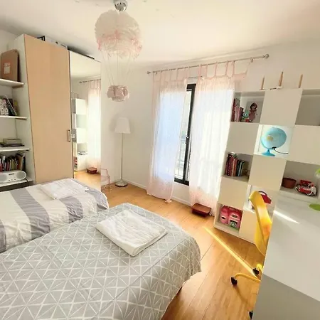 Maison Moderne Et Confortable En Bordure De Foret Villa *